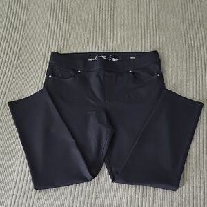 Gloria Vanderbilt Women's Black All Around Slimming Effect Avery Pants 18S